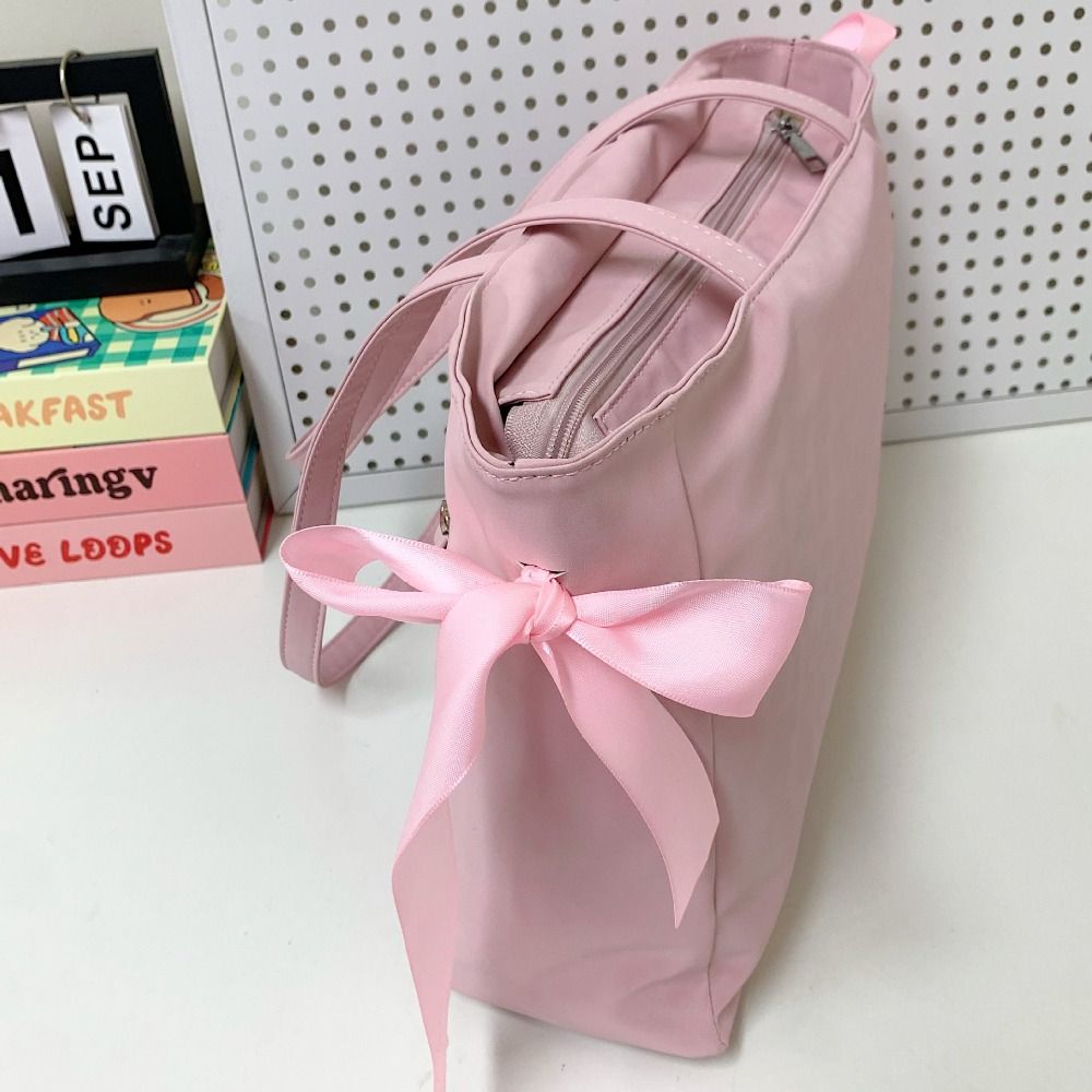 Harajuku Bow Rivet Itabag Badg - Anime Merchandise Women recension och pris